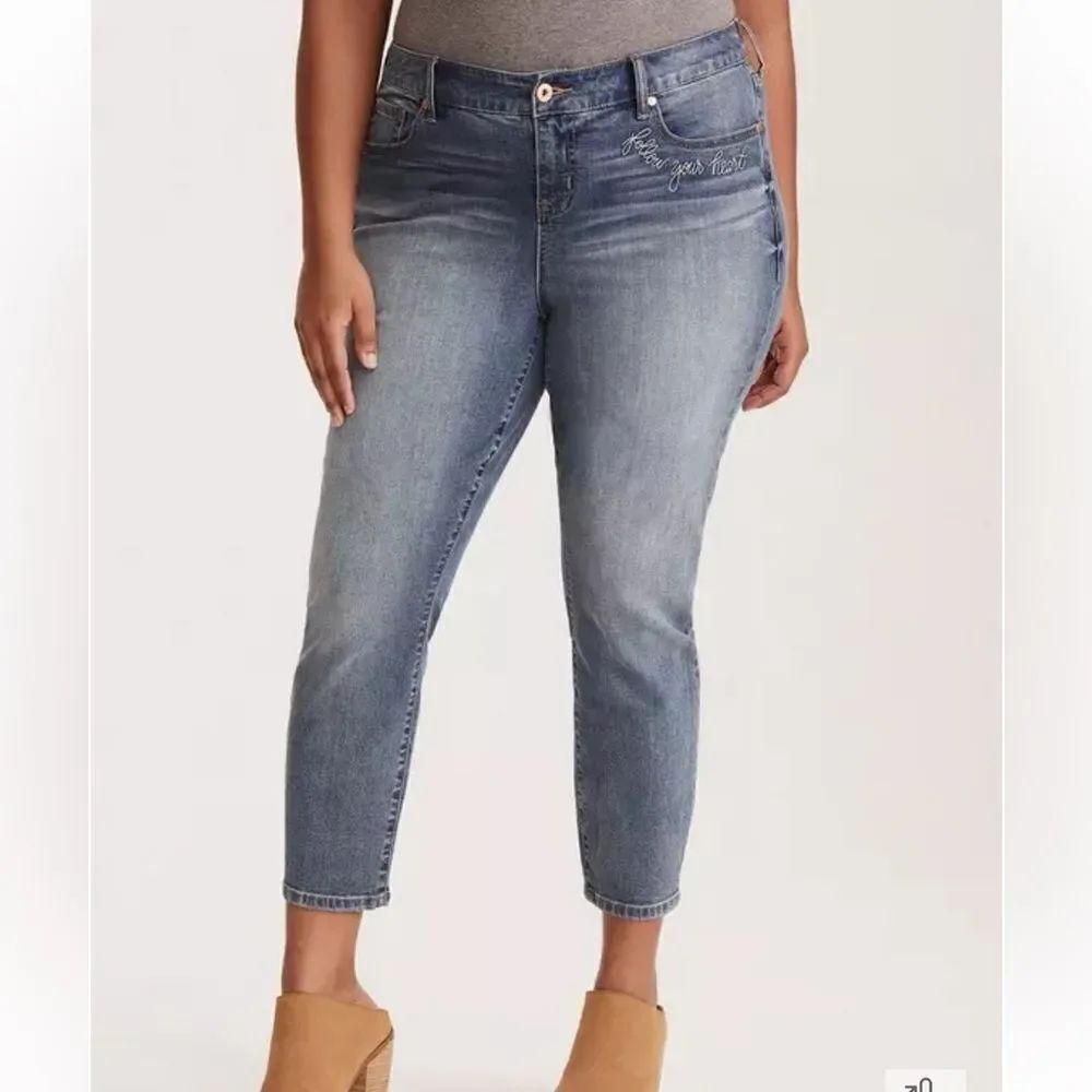 Torrid Embroidered Girlfriend Cropped Jeans Women’s 18
